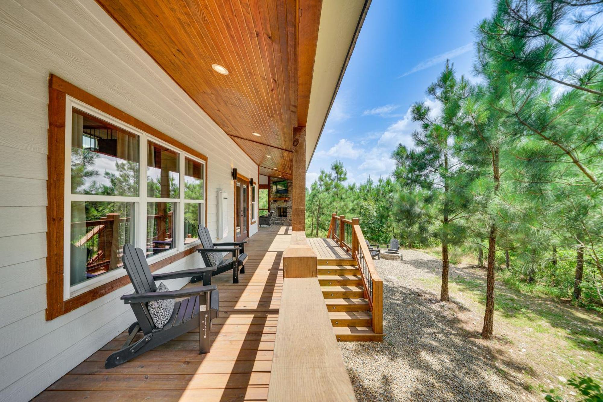 Tree-Lined Broken Bow Studio With Private Hot Tub! Exterior photo