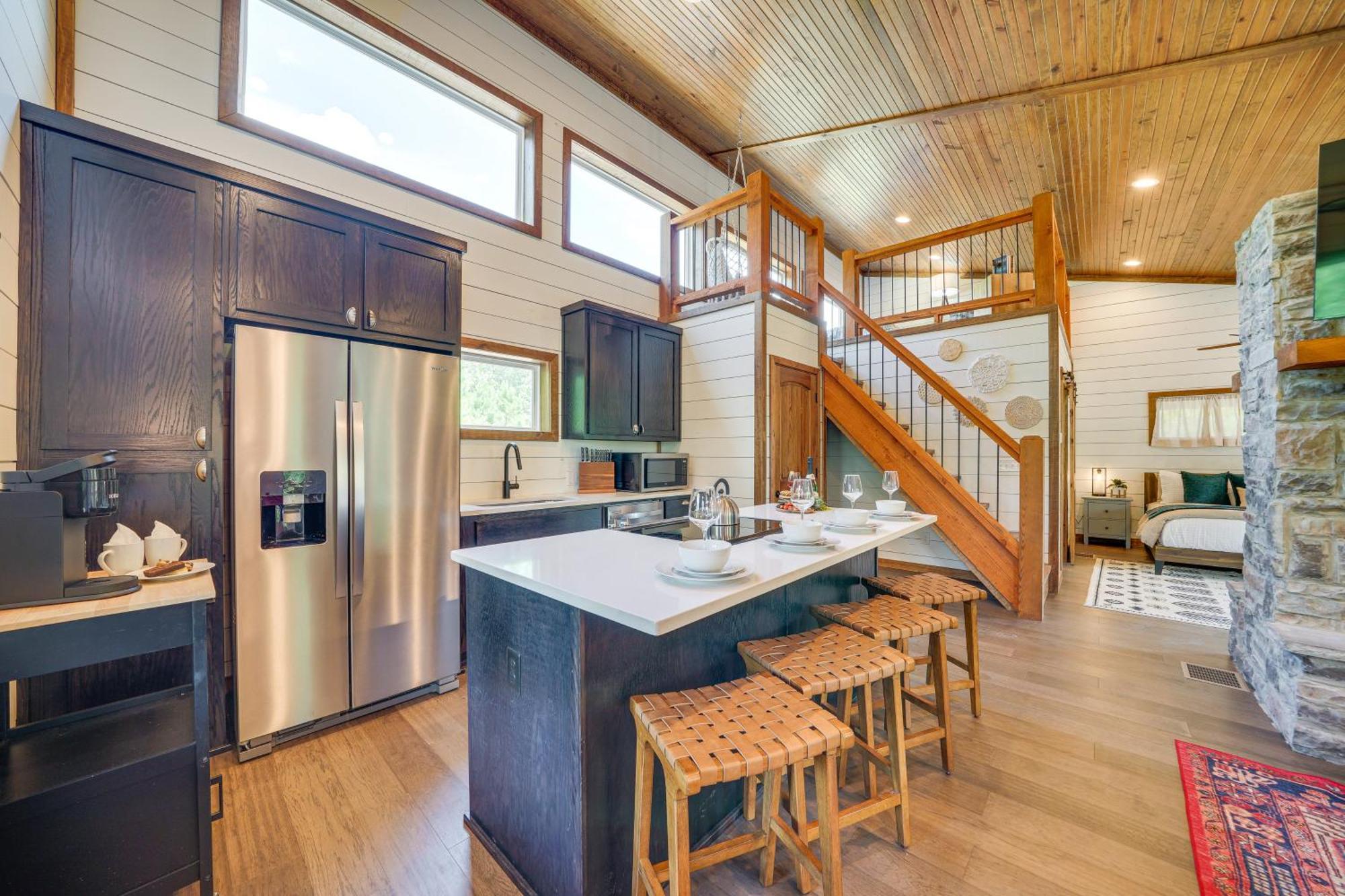 Tree-Lined Broken Bow Studio With Private Hot Tub! Exterior photo